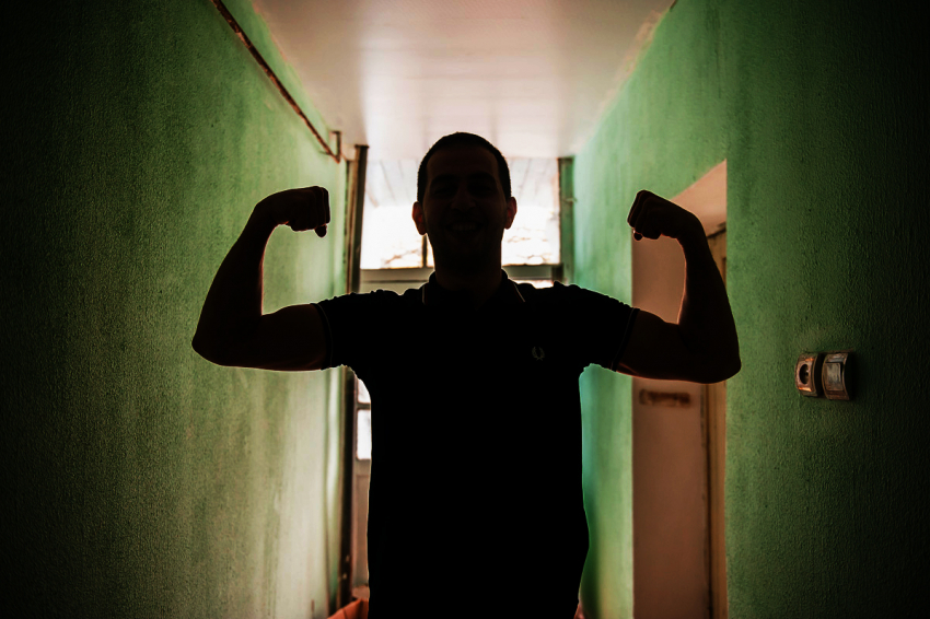 28-летний астраханец сорвал нагрудной знак инспектору ДПС