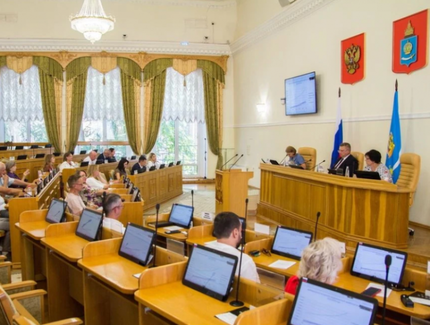 В Астраханской области отреагируют на попытки работодателей снижать зарплаты