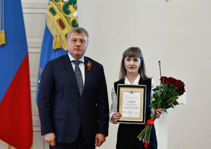 В преддверии Дня радио Игорь Бабушкин наградил астраханских связистов
