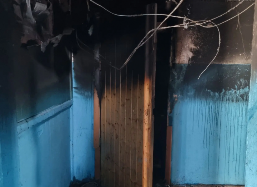 Пьяный астраханец залил перцем двух друзей и поджег квартиру