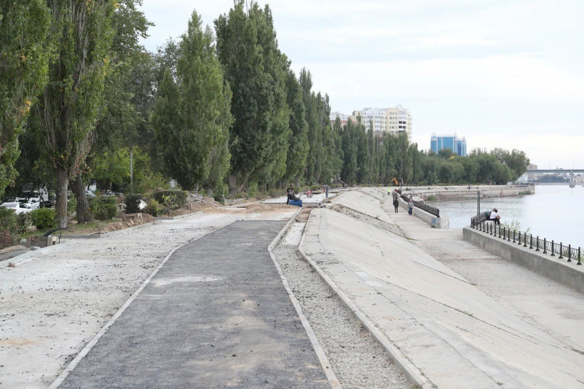 Работы по благоустройству Комсомольской набережной в Астрахани закончат до ноября