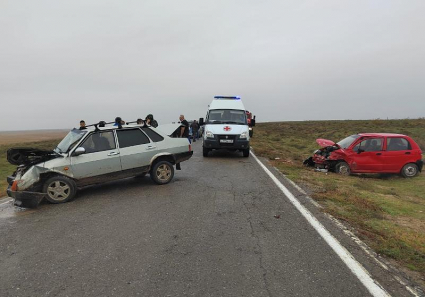 Под Астраханью «Спутник» столкнулся с авто «Дэу Матиз»: пострадали трое