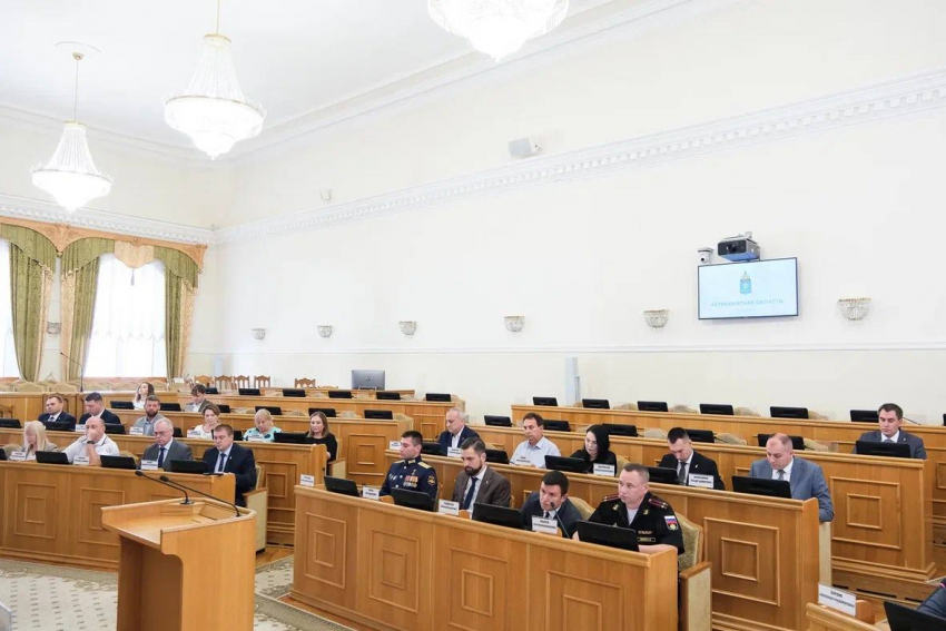 В Астрахани обсудили меры поддержки работодателей ветеранов СВО