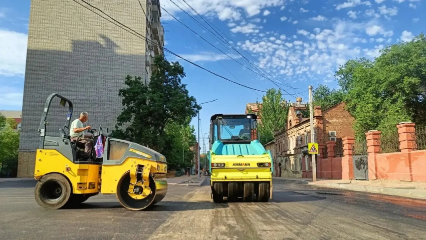 В центре Астрахани ремонтируют улицу, какие объекты еще приведут в порядок 