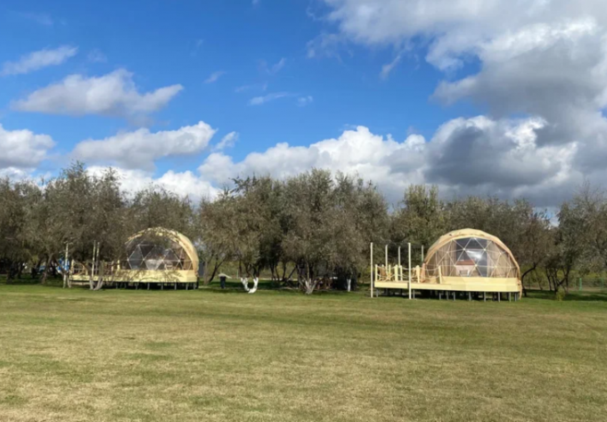 В Астрахани средняя зарплата сферы гостеприимства выросла на 7,4 тысячи рублей