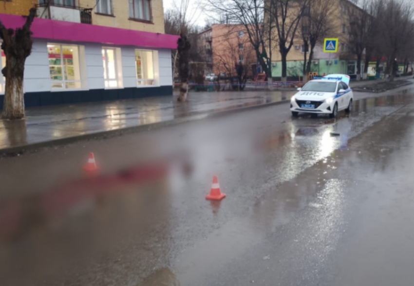 В Астраханской области водитель легковушки насмерть сбил мужчину