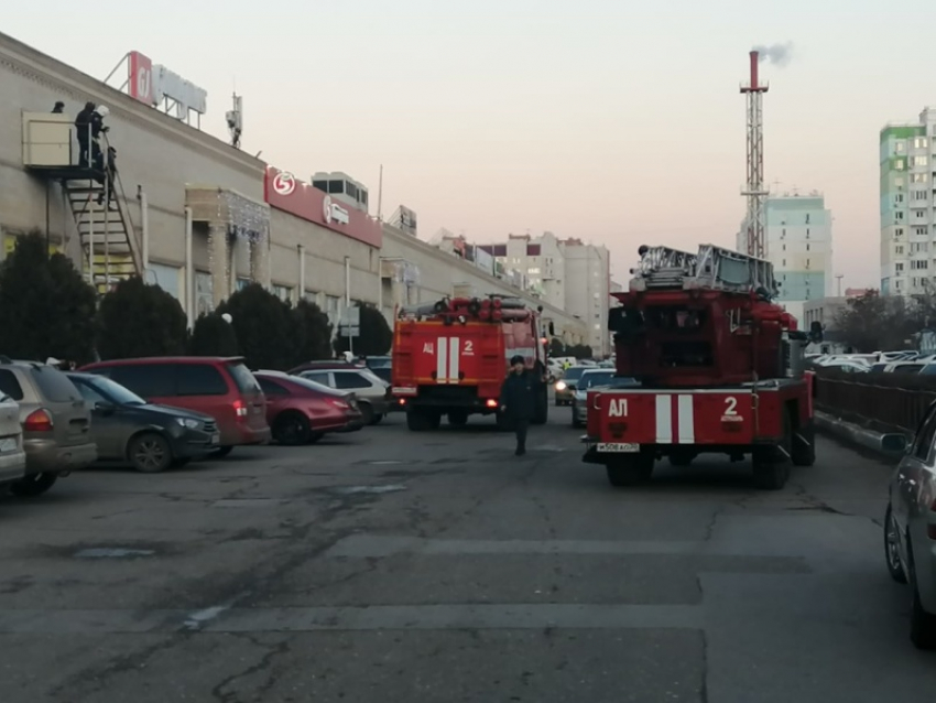В Астрахани произошел пожар в торговом центре