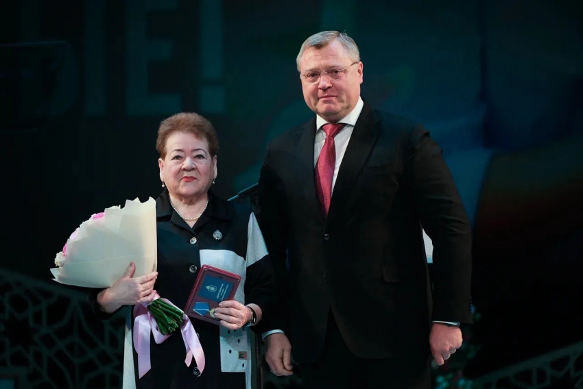 В Астрахани прошло торжественное мероприятие, посвященное 8 марта