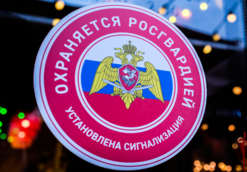 Астраханец вломился в больницу, напал на врача и заперся в санитарной комнате
