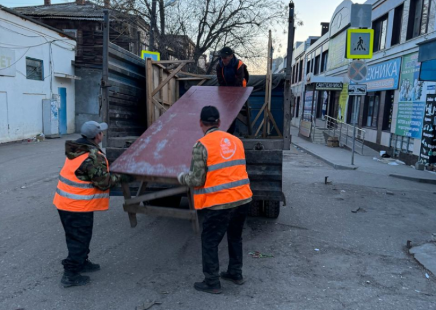 Астраханские «Большие Исады» очистили от прилавков нелегальных торговцев