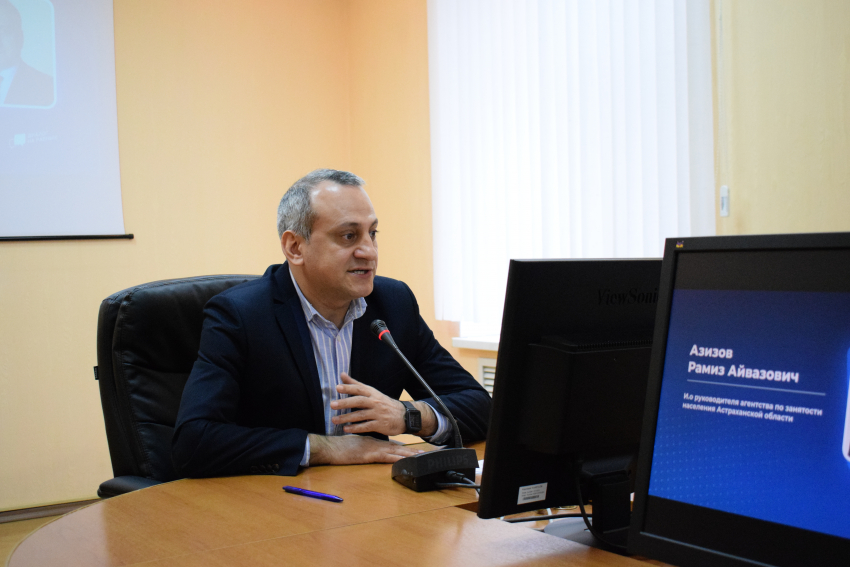 Актуальные проблемы на астраханском рынке труда обсудили журналисты с Рамизом Азизовым