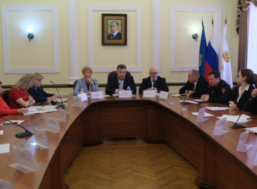 В Астрахани обсудили профилактику наркомании среди школьников