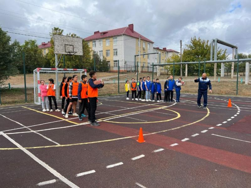 В 9 сельских школах Астраханской области завершили ремонт спортзалов