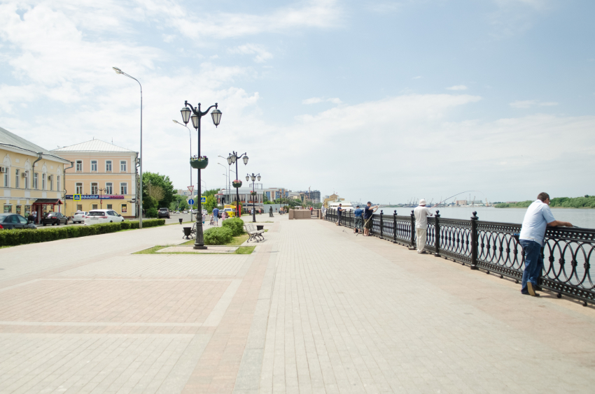 В Астрахани открыли для прогулок набережную Волги