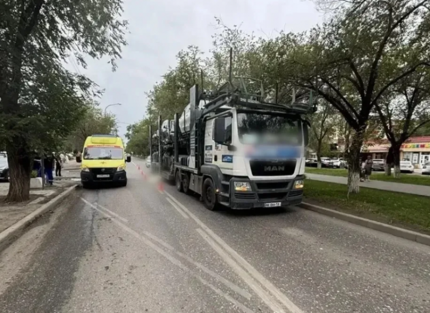 В Астрахани автовоз насмерть сбил пенсионерку на улице Савушкина