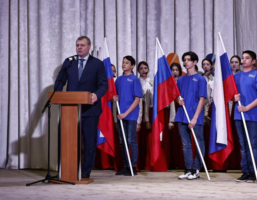 Игорь Бабушкин открыл молодежный форум «Кто, если не мы?» в Ахтубинске