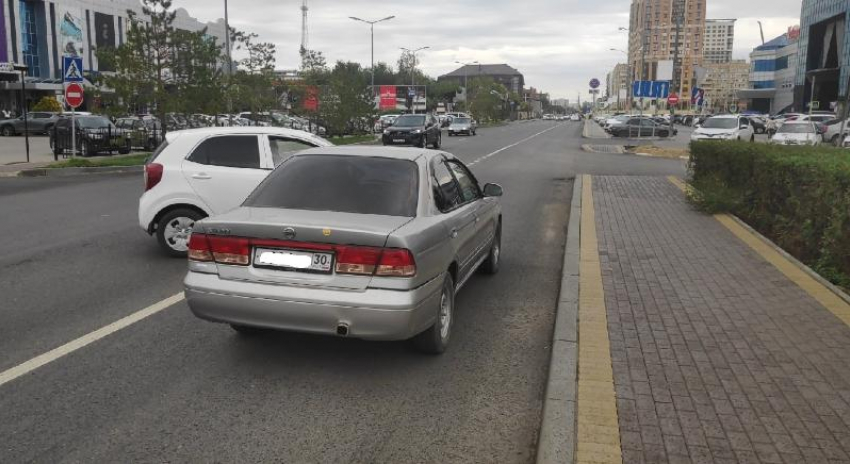 Астраханцы не понимают новую дорожную разметку на улице Бакинской