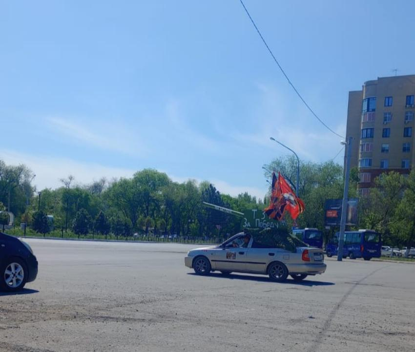 В Астрахани прошел автопробег в честь Великой Победы