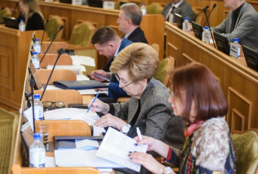 Астраханская облдума подготовила обращение правительству России о совершенствовании законодательства по соцобслуживанию пожилых
