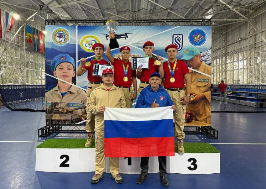 Астраханские юнармейцы победили на открытом турнире по авиамодельному спорту