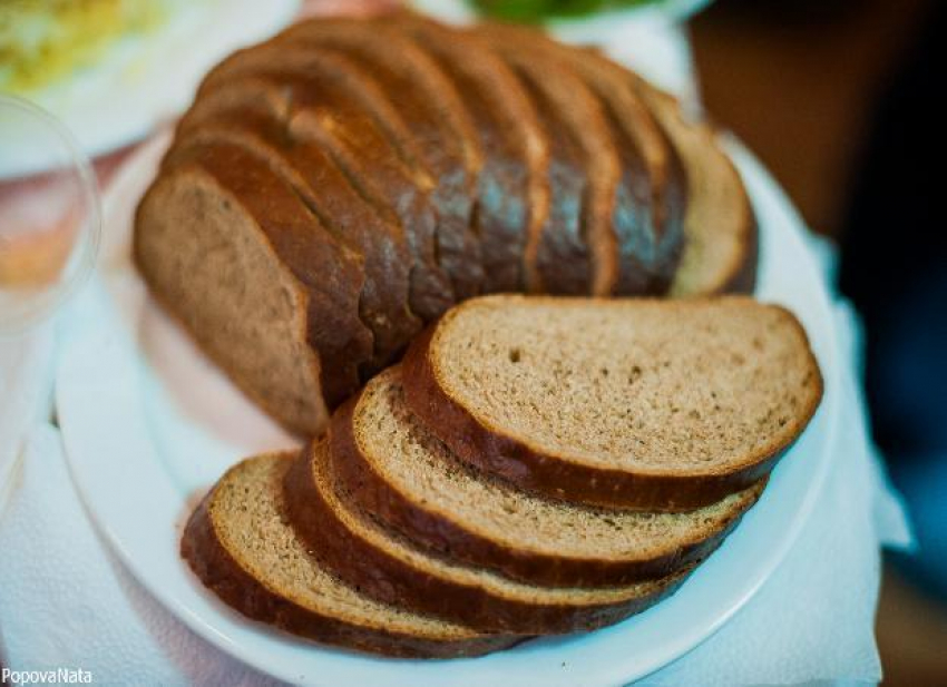 В Астрахани долгое время продавали опасный для здоровья хлеб 