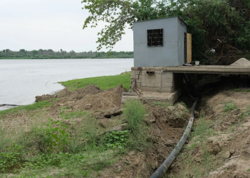 Жителям астраханского поселка Верхний Бузан наладили стабильное водоснабжение