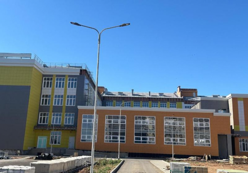 Новая школа в Трусовском районе Астрахани готова на 93%