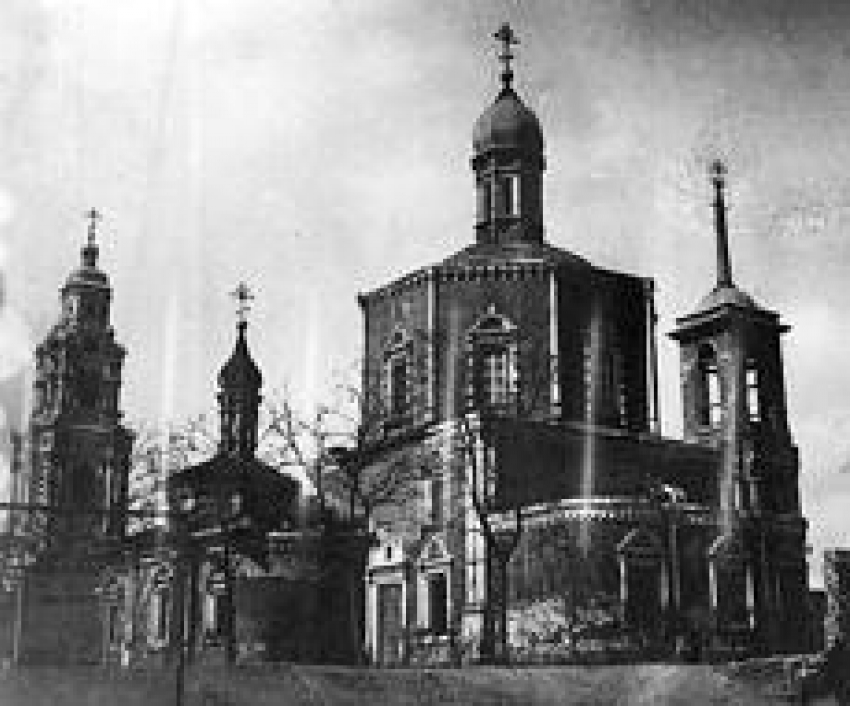 Какой астраханский храм первым пал от рук большевиков