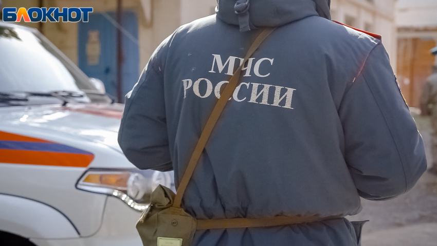 Ничего святого: около астраханского мужского монастыря подожгли дом 