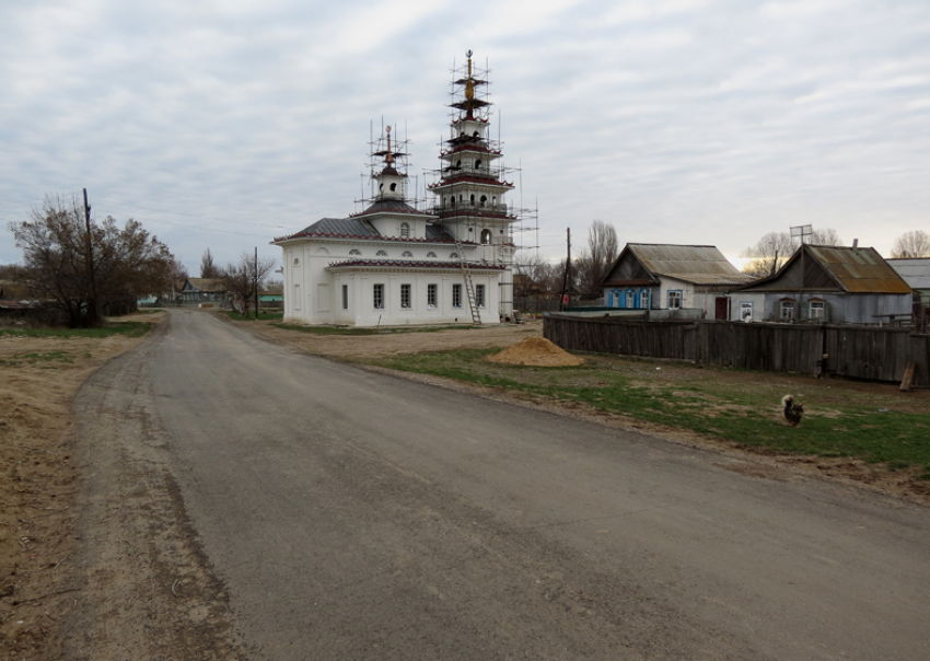 В селе Речное Астраханской области жители сидят без воды после падения водонапорной башни
