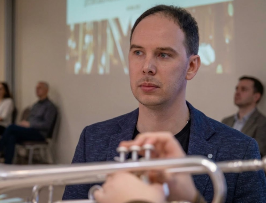 Астраханец стал одним из лучших преподавателей музыкального искусства в России