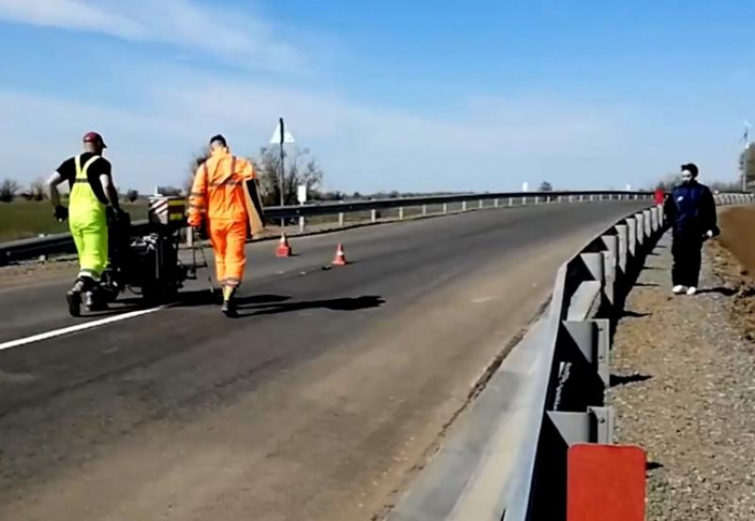 В Астраханской области обновили сорокалетний мост через ерик Безымянный