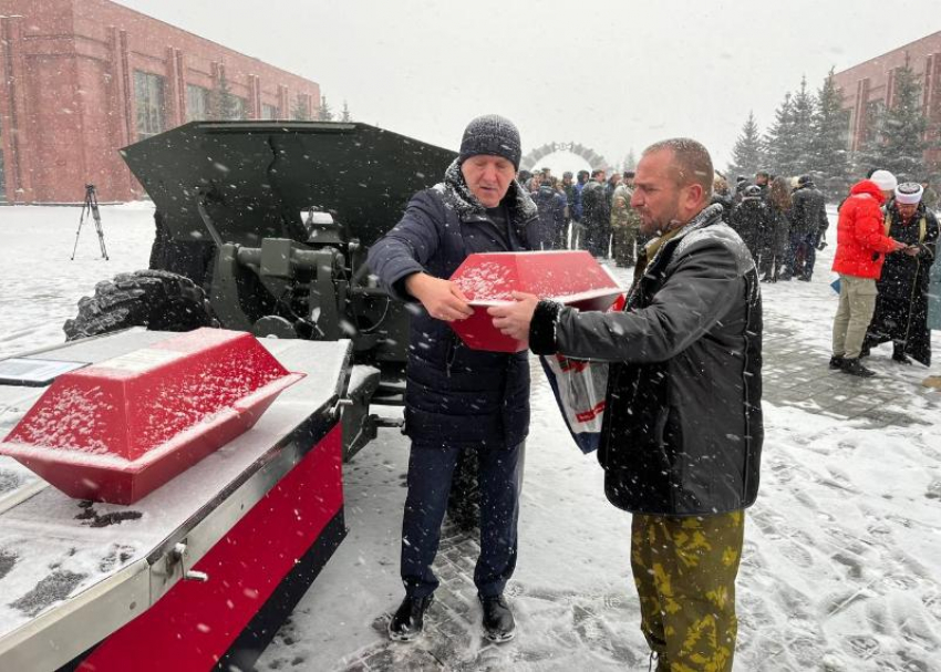 В День неизвестного солдата Астрахани передали останки красноармейца