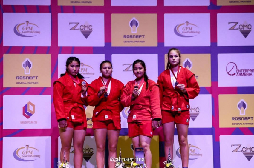 Астраханка Динара Заподовникова завоевала золото на первенстве мира по самбо