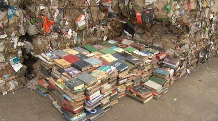 В Астраханской области проходит акция по спасению бумажных книг