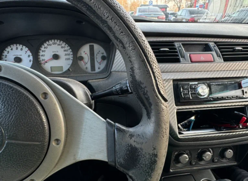 По Астраханской области разъезжал иностранец с купленными правами