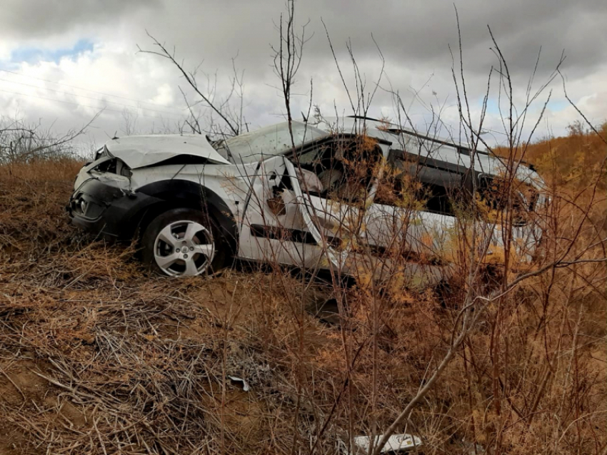 Выбоина на дороге могла стать причиной гибели мужчины в Астраханской области