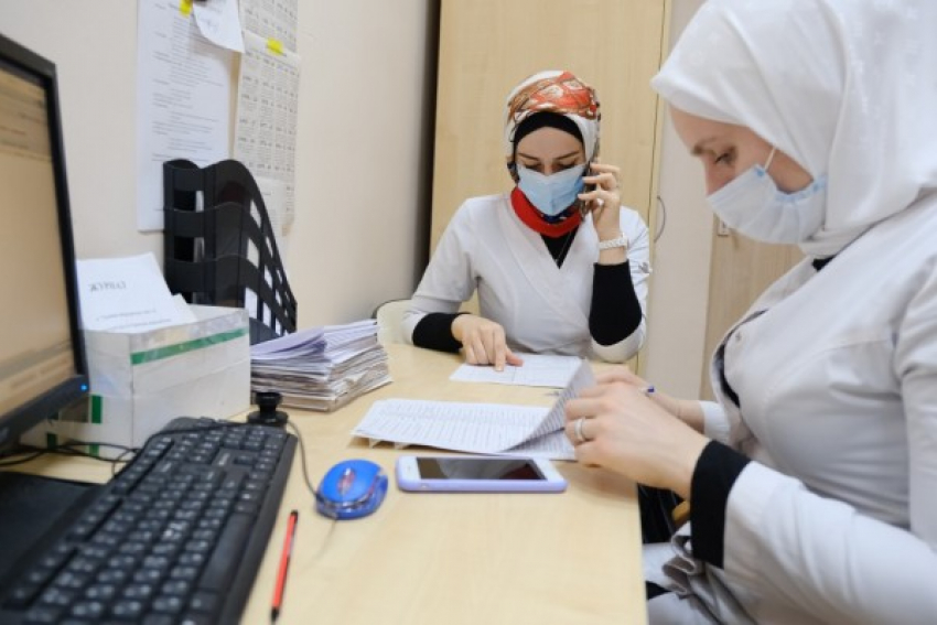 Волонтёры-медики пришли на помощь врачам из Астрахани 