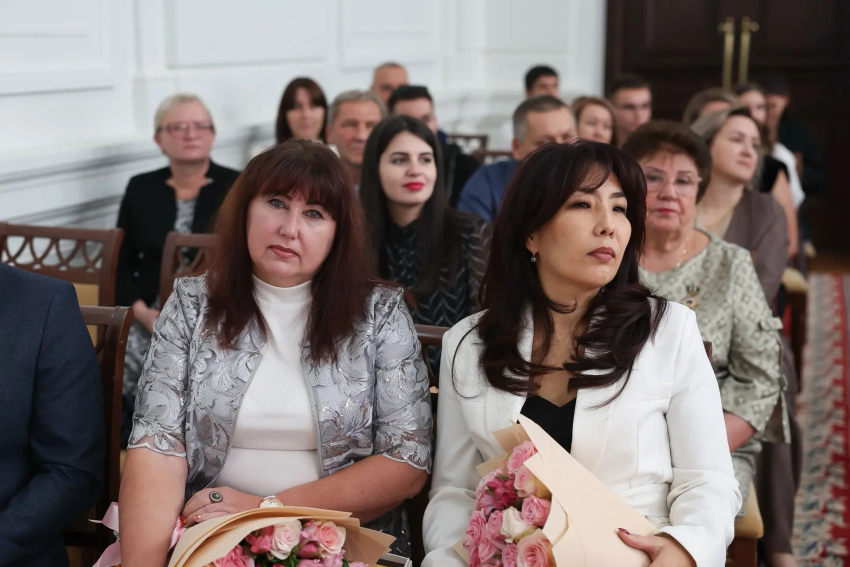 Дороги как драйвер развития: в Астрахани отметили лучших специалистов отрасли