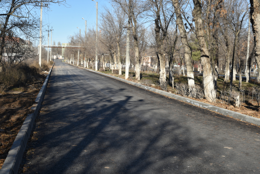 В Астрахани на улице Мосина отремонтировали тротуар и дорогу