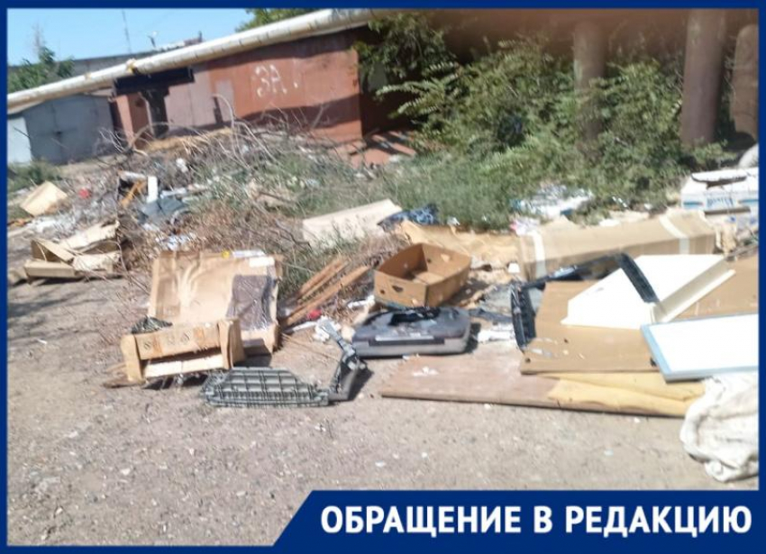 Астраханцы с разных районов жалуются на скопление крупногабаритного мусора