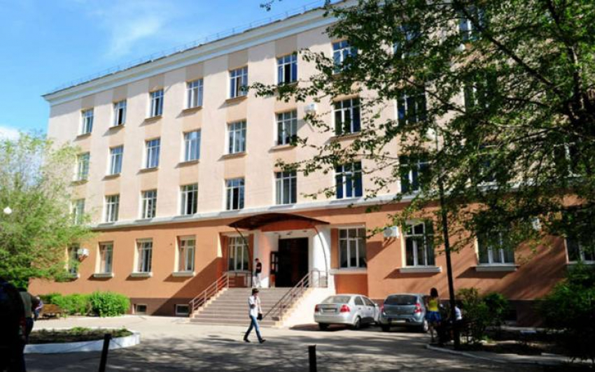 В Астрахани увековечат память первого ректора АГАСУ Сапожникова 