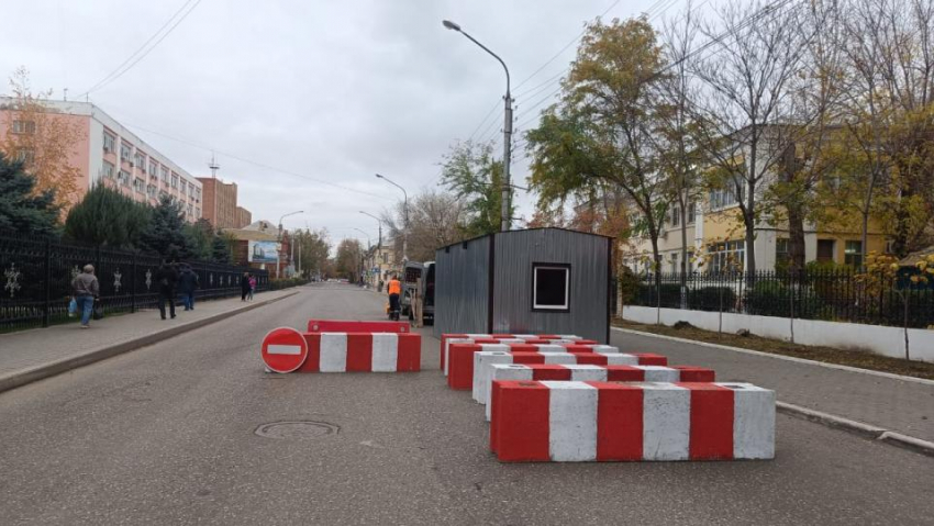 Дождались: в центре Астрахани начали делать ливневку