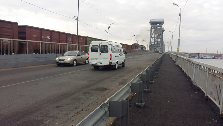 Власти Астрахани попросили большегрузы забыть про Старый мост 