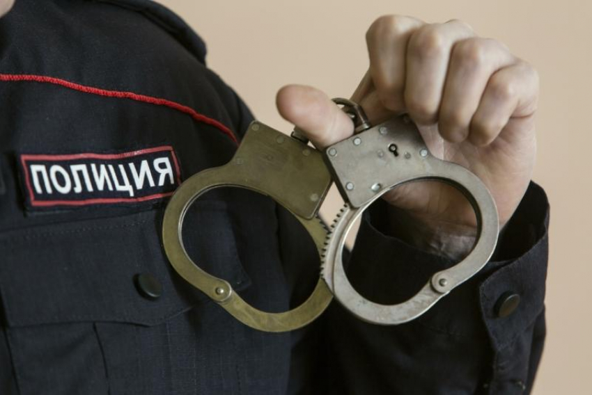 В Астрахани госинспектора автодорожного надзора подозревают в служебном подлоге