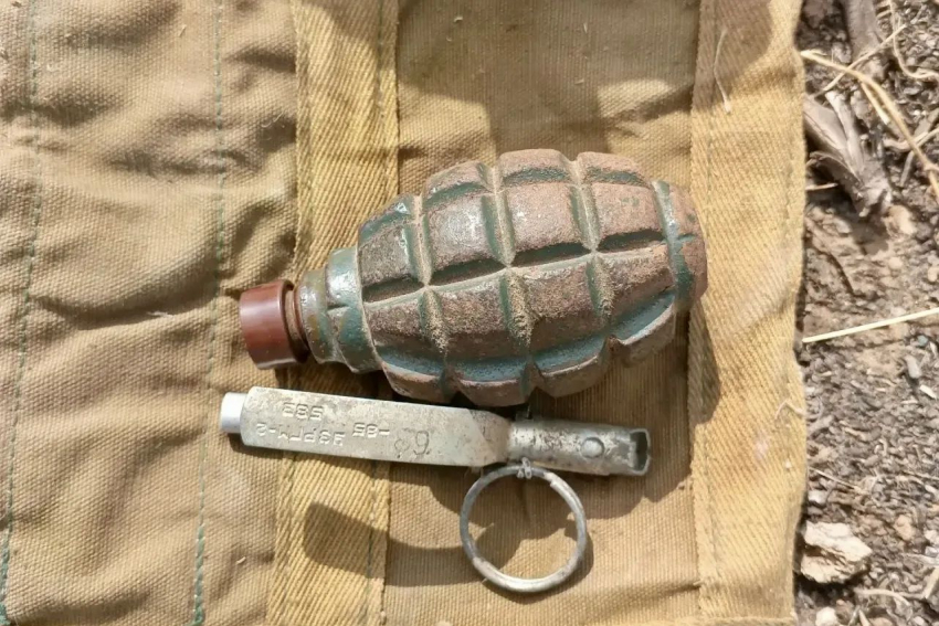 В Астраханской области женщина нашла боевую гранату времен войны в своем огороде