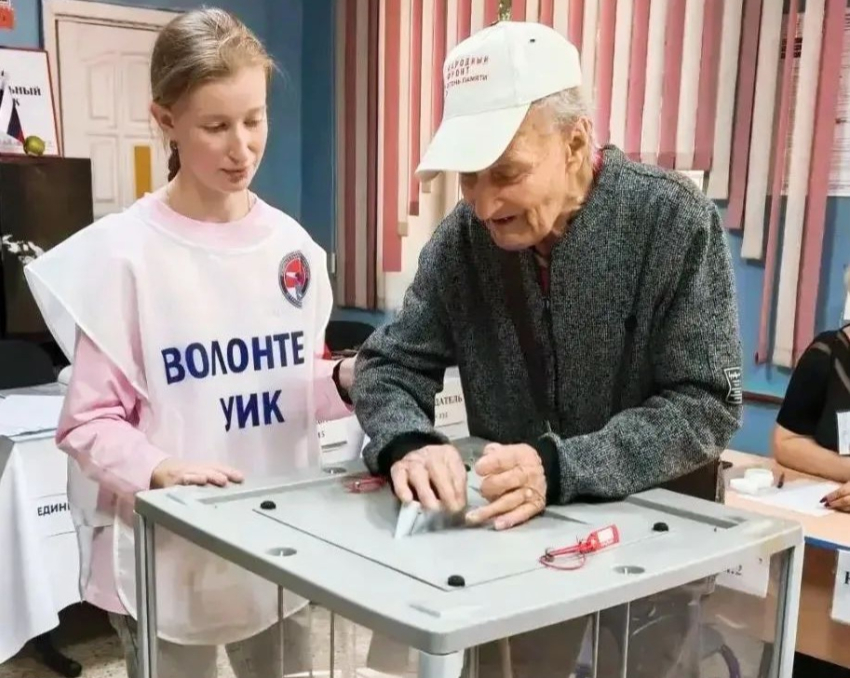 В Астраханской области 1700 волонтеров оказывают помощь на избирательных участках 