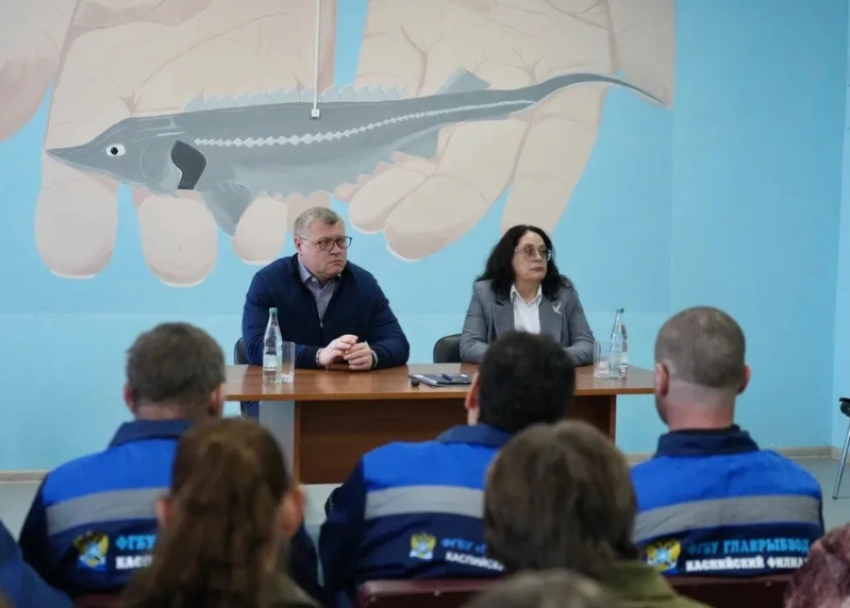 Астраханский губернатор обсудил предстоящий паводок с рыбоводами