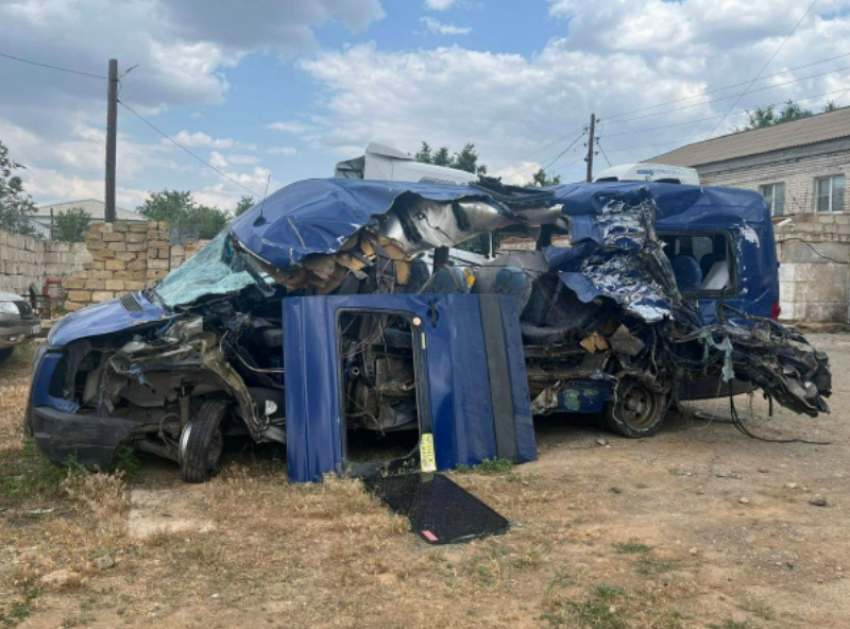 Водителю микроавтобуса «Волгоград – Астрахань» дали 12 лет за смерть пассажиров