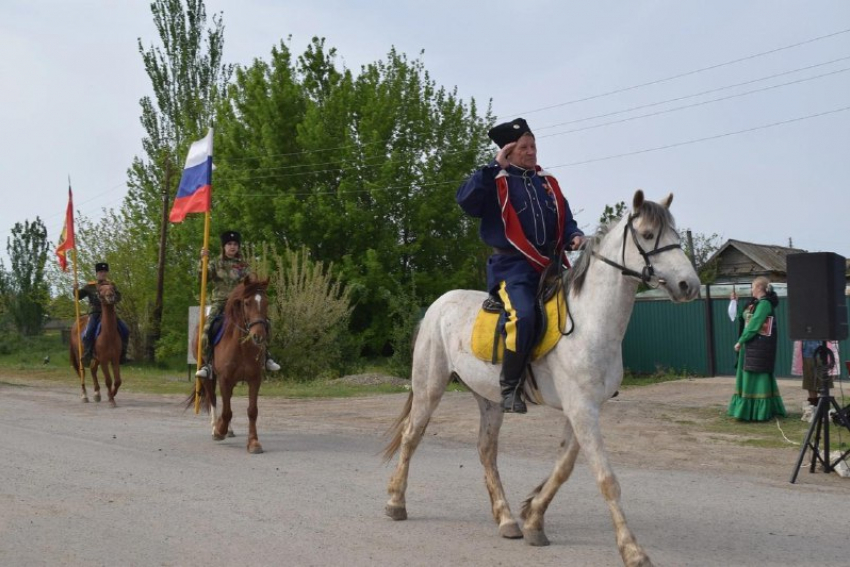 На севере Астраханской области начался казачий конный поход 